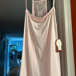 Elegant Pink Lace-Back sleep top
